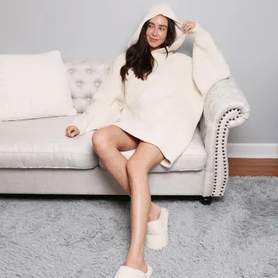 Truedames Solid Color Hooded Wearable Blanket In White