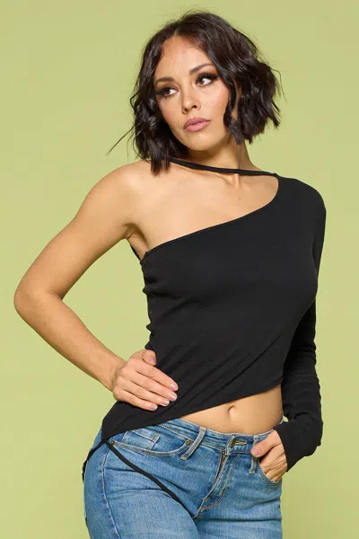Truedames Solid Color One Shoulder Off Top In Black
