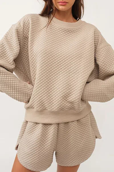 Truedames Solid Color Quilted Long Sleeve Top And Shorts Set In Neutral