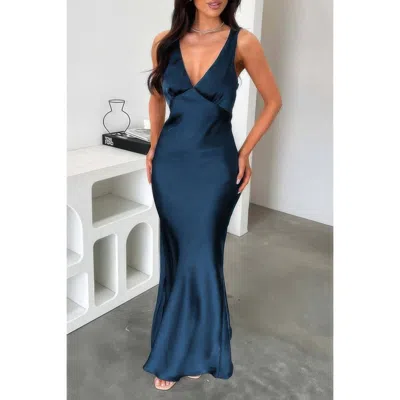 Truedames Solid Deep V Neck Low Back High Waist Full Dress In Blue