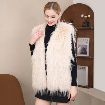 Truedames Solid Faux Fur Vest In Neutral