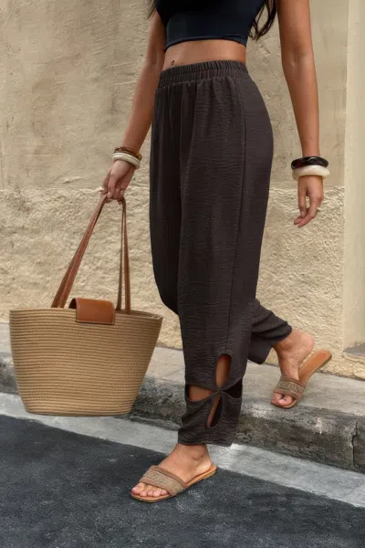 Truedames Solid Loose Elastic Waist Hollow Out Long Pant In Brown