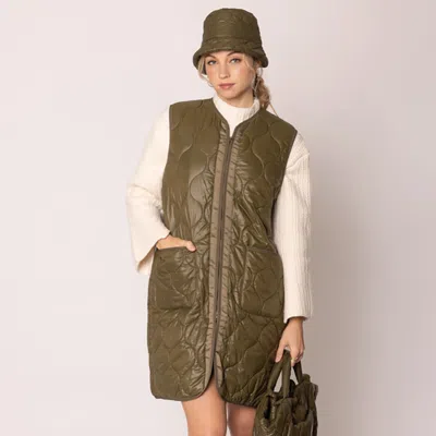 Truedames Solid Quilted Long Vest In Green