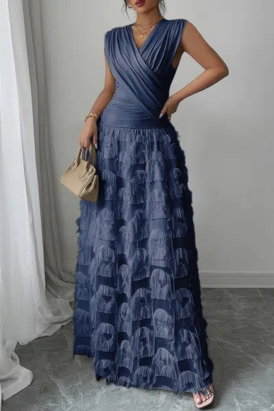 Truedames Solid V Neck Ruched Texture Splice Sleeveless Dress In Blue