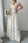 Truedames Solid V Neck Ruched Texture Splice Sleeveless Dress In White