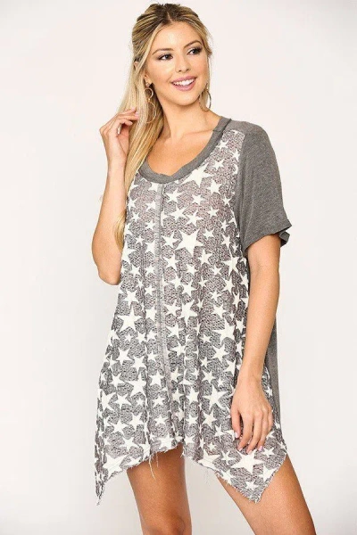 Truedames Star Textured Knit Mixed Tunic Top With Shark Bite Hem In Silver