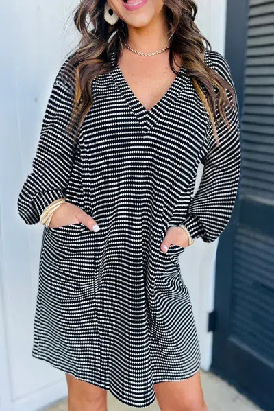 Truedames Striped V Neck Long Puff Sleeve Shift Dress In Black