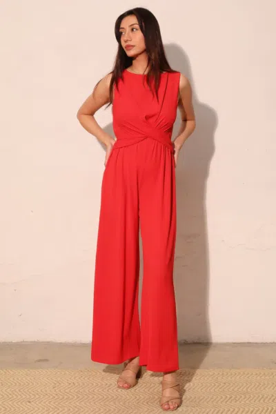 Truedames Textured Solid Twist Front Jumpsuit In Red