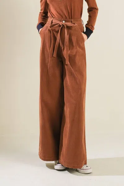 Truedames The Fame Woven Pants In Brown