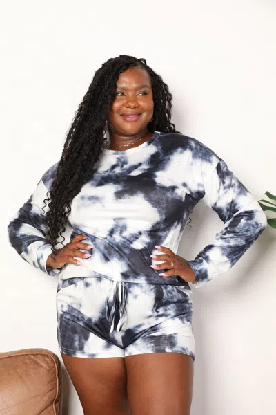 Truedames Tie-dye Round Neck Top And Shorts Lounge Set In Blue