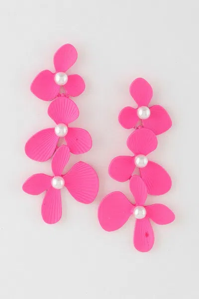 Truedames Triple Flower Shell Earrings In Pink