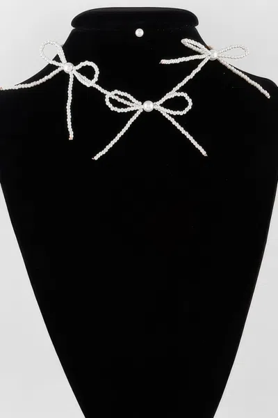 Truedames Triple Pearl Ribbon Necklace In White