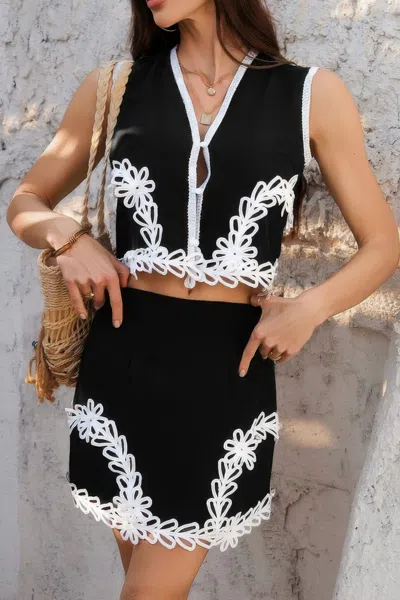 Truedames Two Pieces V Neck Button Lace Decorate Sets In Black