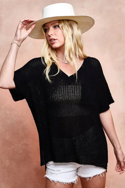 Truedames V-neck Short Sleeve Knit Top In Black
