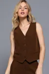 Truedames V-neckline W/front Button Closure Vest In Brown