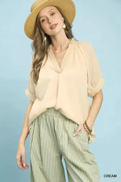 Truedames V-neck Short Sleeve Blouse In Neutral
