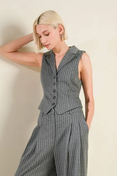 Truedames Wanna Be Loved Woven Vest In Gray
