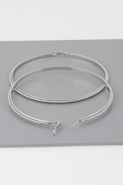 Truedames Wide Double Twisted Hoop Earrings In Metallic