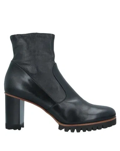 Truman's Woman Ankle Boots Black Size 10.5 Calfskin