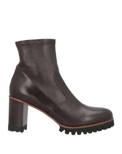 Truman's Woman Ankle Boots Dark Brown Size 9.5 Calfskin