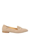 Truman's Woman Loafers Beige Size 7.5 Leather