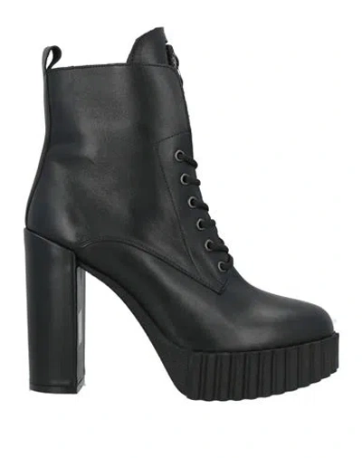 Tsakiris Mallas Woman Ankle Boots Black Size 10 Leather