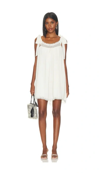 Tularosa Evira ドレス In White