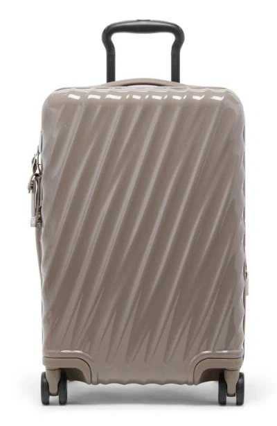 Tumi 19 Degree 22-inch International Spinner 4 Wheel Carry-on Bag In Gray