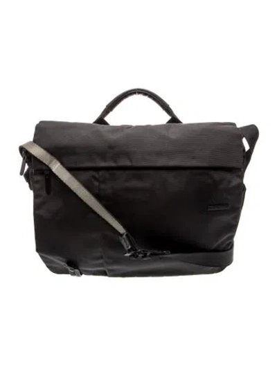 Pre-owned Tumi Nylon Messenger Bag In Black