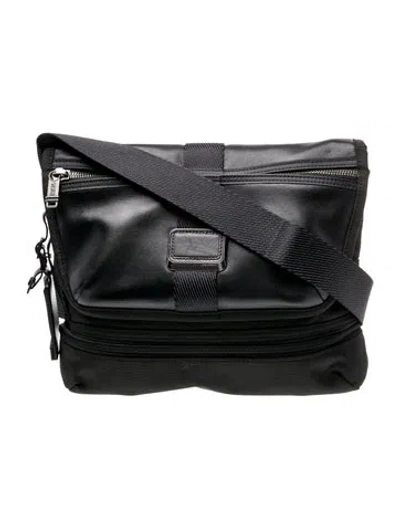 Pre-owned Tumi Nylon Messenger Bag In Black