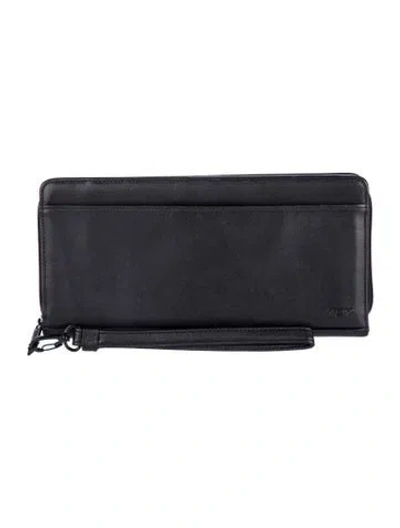 Pre-owned Tumi Women's Leather Travel Case In Black