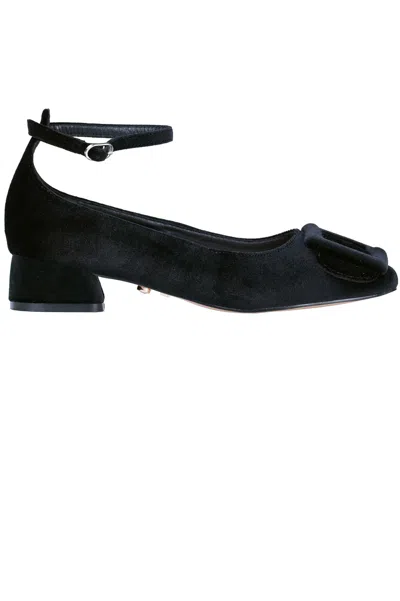 Twenty Four Haitch Merak Velvet Pumps In Black
