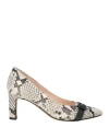 Twiggy Woman Pumps Ivory Size 9 Soft Leather In White