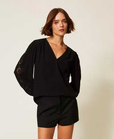 Twinset Blouse En Crêpe Avec Broderie In Black