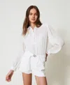 Twinset Blouse En Crêpe Georgette Plissé Avec Broderies In White