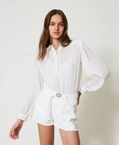 Twinset Blouse En Crêpe Georgette Plissé Avec Broderies In White