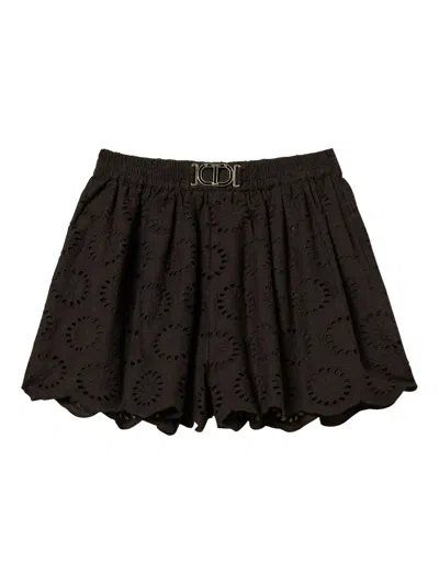 Twinset Twin-set Embroidered Black Shorts With Scalloped Hem In ブラック
