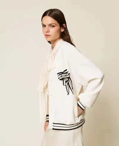 Twinset Cardigan En Scuba Avec Broche In White