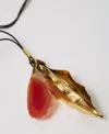 Twinset Collier Avec Pendentif En Feuille Et Pierre In Red