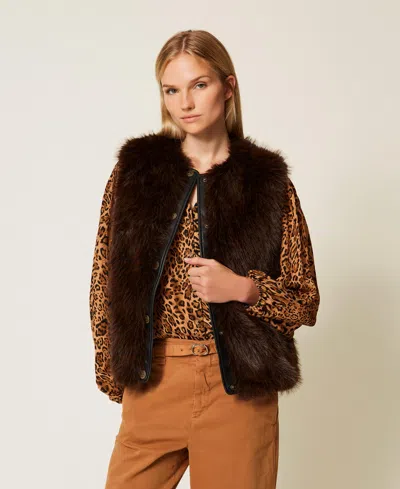 Twinset Gilet En Fausse Fourrure Avec Boutons In Brown