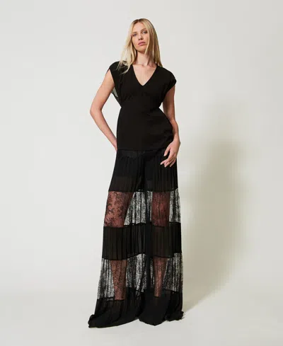 Twinset Pantalon En Crêpe Georgette Plissé Avec Dentelle In Black