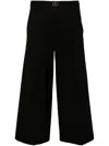 Twinset Logo-plaque Cropped Trousers In Black  