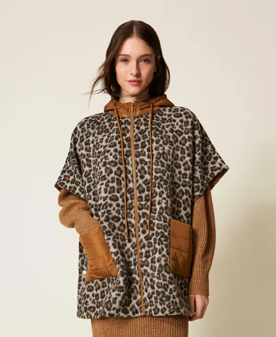 Twinset Poncho En Drap Avec Imprimé Animalier In Brown