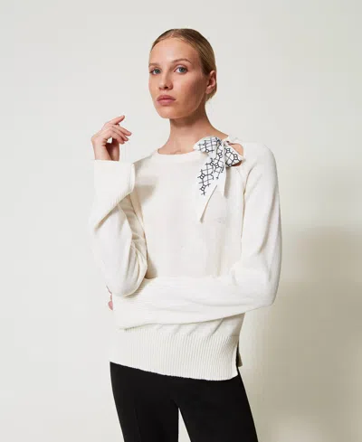 Twinset Pull Avec Foulard Siglé In White