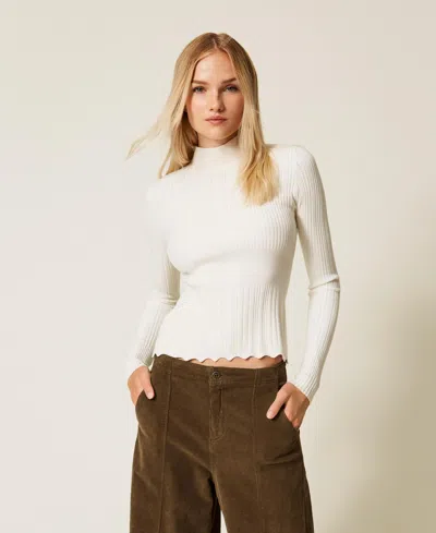 Twinset Pull Col Montant Côtelé Avec Festons In White
