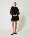 Twinset Robe Courte En Crêpe Georgette Plissé Avec Dentelle In Black