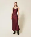 Twinset Robe Longue En Satin Avec Dentelle In Burgundy