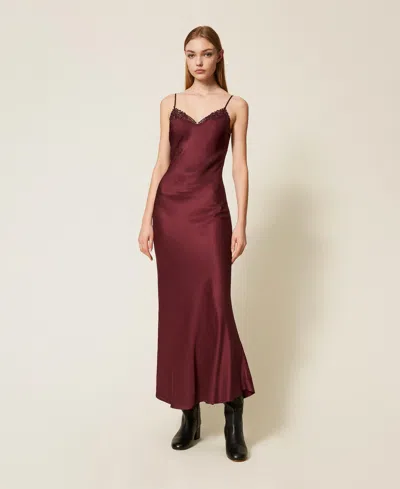 Twinset Robe Longue En Satin Avec Dentelle In Burgundy
