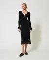 Twinset Robe Midi En Maille Avec Motif Géométrique In Black
