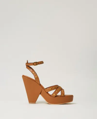 Twinset Sandales Plateformes En Cuir Avec Clous In Brown